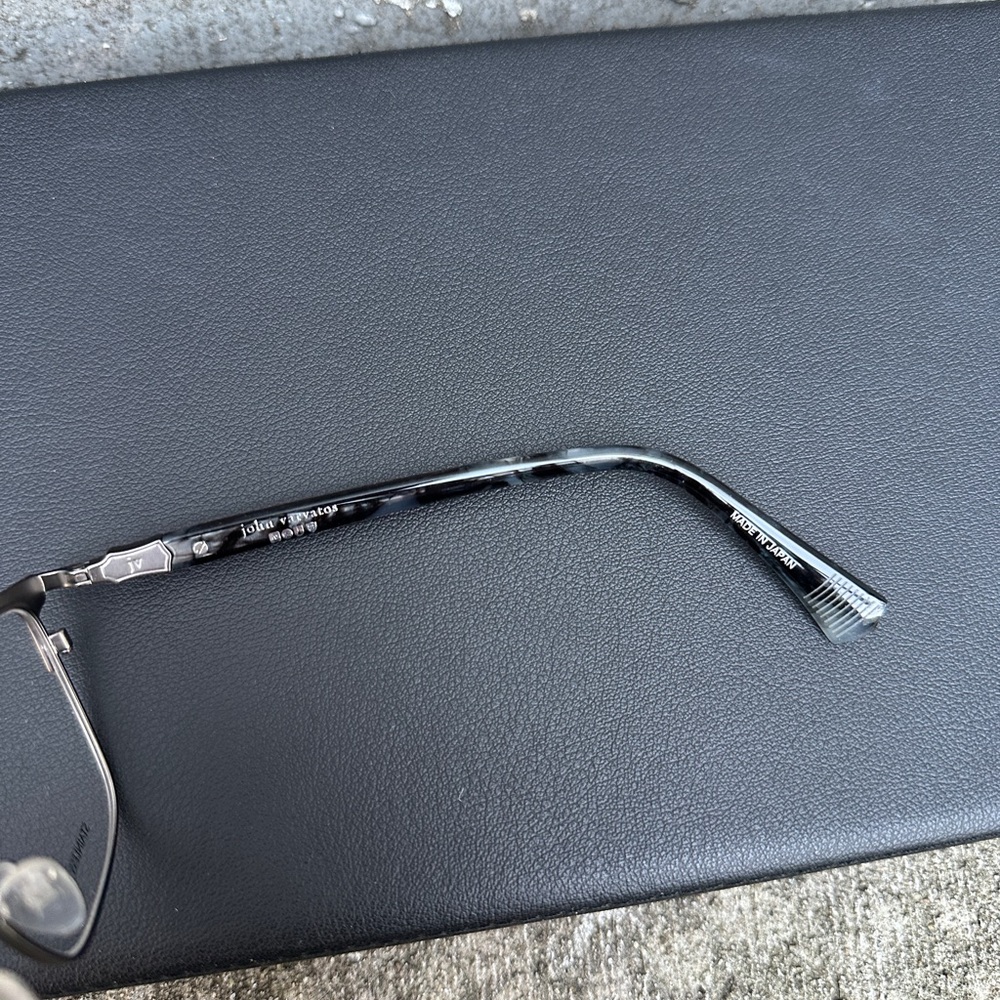 John Varvatos VJV189 52-18-145 Gunmetal Turtle Glasses - Picture 9 of 9